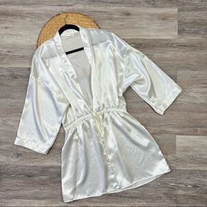 Vintage Victoria’s Secret gold label white robe bride to be‎